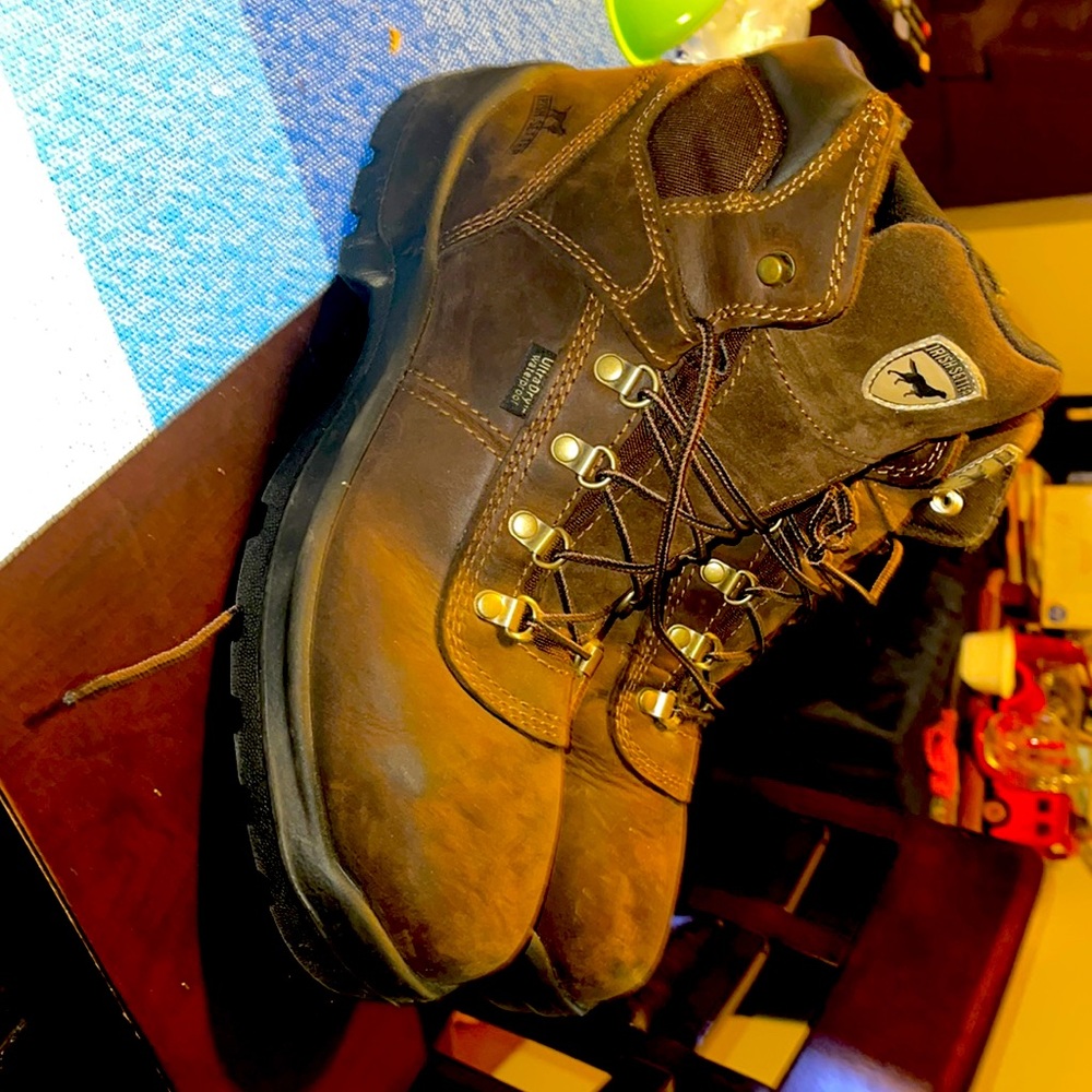 Used once Irish setter by red wing 6” steel toe boots model 83618 size 11